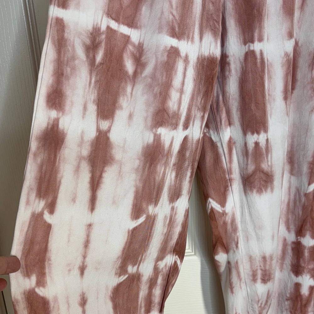 American Eagle Outfitters Tie-Dye Joggers in Pink and White - Picture 6 of 12